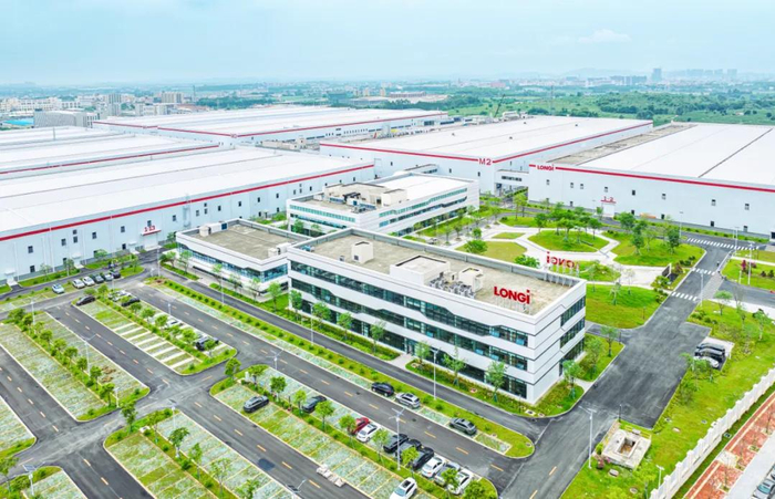 广东（江门）硅能源产业基地隆基绿能园区。冯铭军 摄