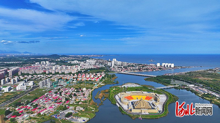 俯瞰北戴河新区洋河入海口，处处干净、整洁，给人清新舒畅的感觉。（河北日报资料片） 河北日报记者 孙也达摄