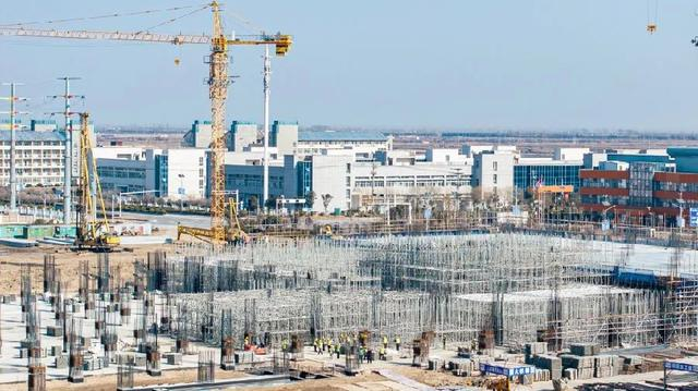 京奕特纤和钢构模组智造项目施工现场（彭岭 摄）