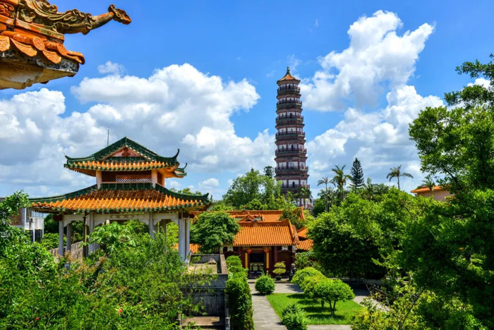 三元塔。许荣毅 摄