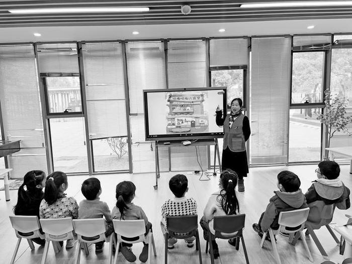 趣味活动点亮“幼有善育”