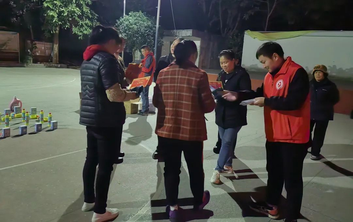 古蓬镇三浪村开展禁毒、反邪教、预防电信诈骗等宣传活动（资料图）