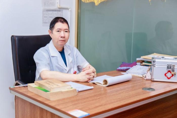 侯俊强：五十余载矢志不渝，肩负中医传承使命的非遗大师