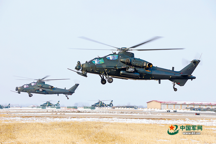  该旅多型战机接续升空。齐 东摄