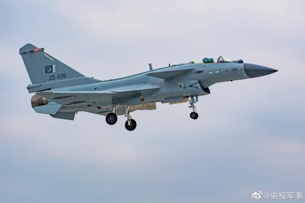 巴基斯坦空军歼-10CE（图源：央视军事）