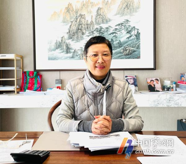 龚利红在办公室接受记者采访 记者 严瑾/摄