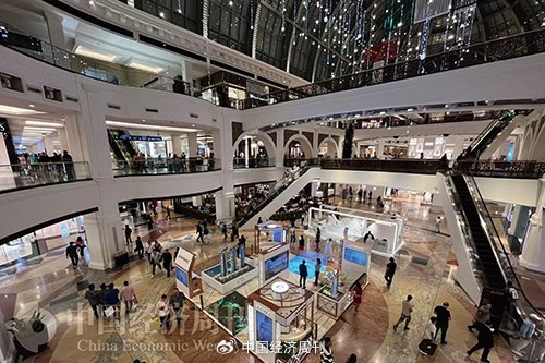 迪拜购物中心   本刊首席摄影记者 肖翊I摄