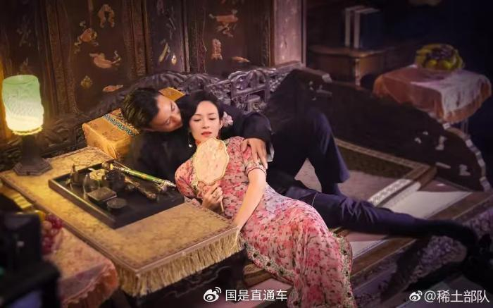  章子怡与周一围合作的《胭脂扣》剧照。图源章子怡微博