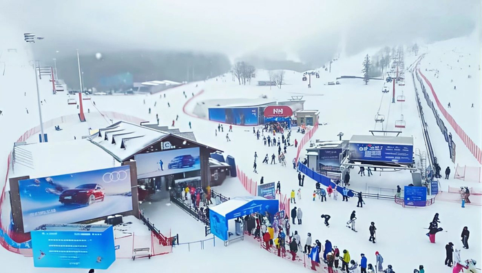 吉林北大湖滑雪场的5G智慧大屏可以让滑雪者实时了解雪场情况