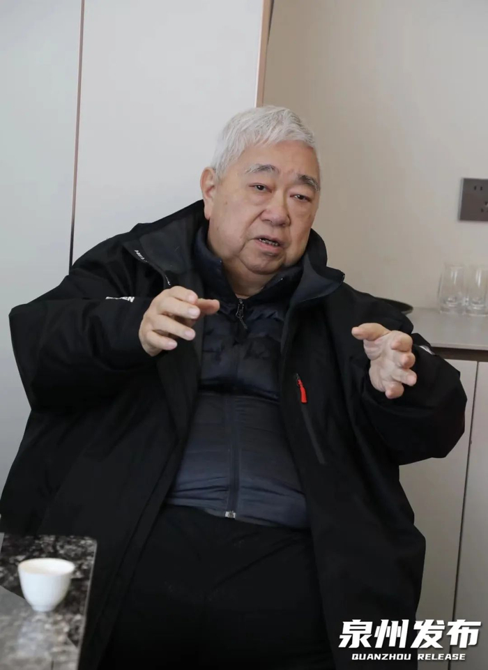 2月21日，香港知名美食家梁文韬讲述对泉州菜的看法。黄晓蓉 摄