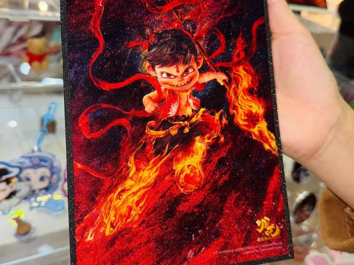 2月17日，广东衡立泰工艺品有限公司生产的“哪吒”周边产品。新华社记者 赵紫羽 摄