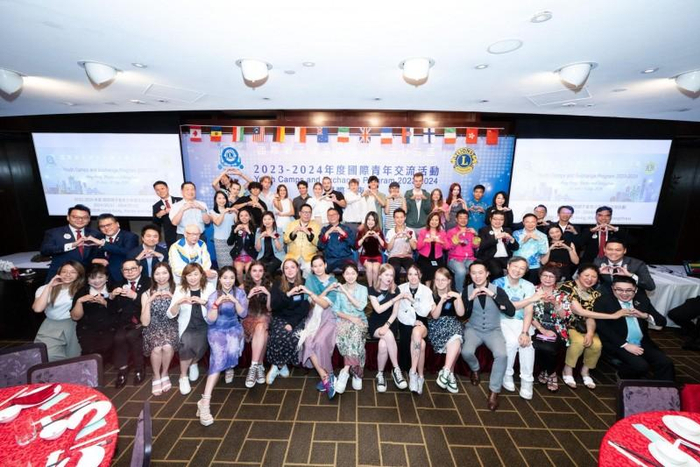 汇聚精英中港澳 培育青年抱未来 狮子会用爱留下我们服务的印记|香港|中学_新浪新闻