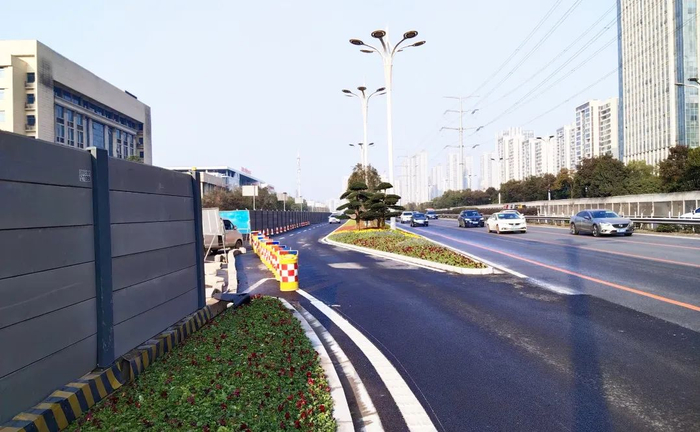 岳麓大道南辅道贯通工程。