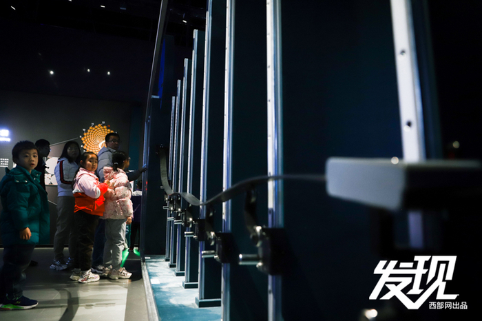 西安科技馆设置有科学探究、硬核力量、逐梦空天等七大主题展厅。