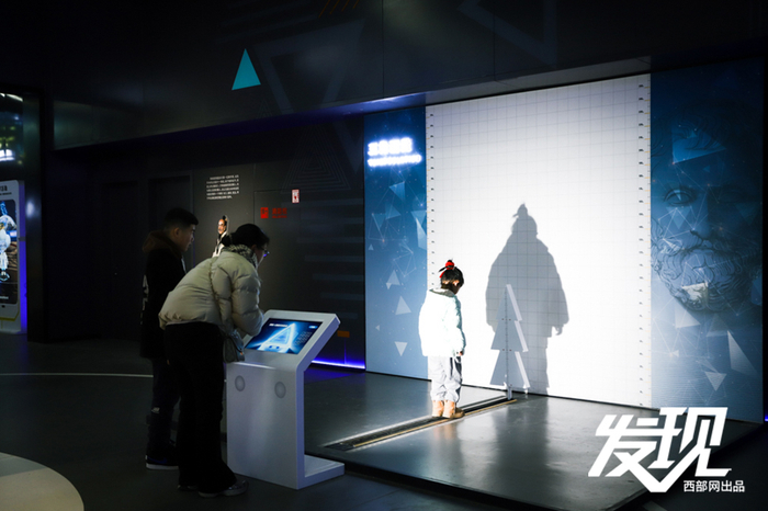 西安科技馆作为长安云的重要组成部分，规模宏大、展品丰富。