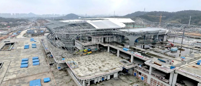 高铁西站正在建设中。