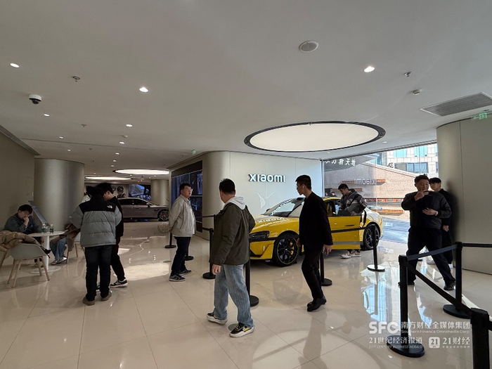 （北京东方新天地小米汽车门店，21世纪经济报道记者现场摄）