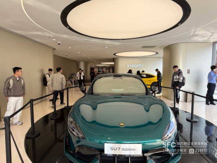 （北京东方新天地小米汽车门店，21世纪经济报道记者现场摄）