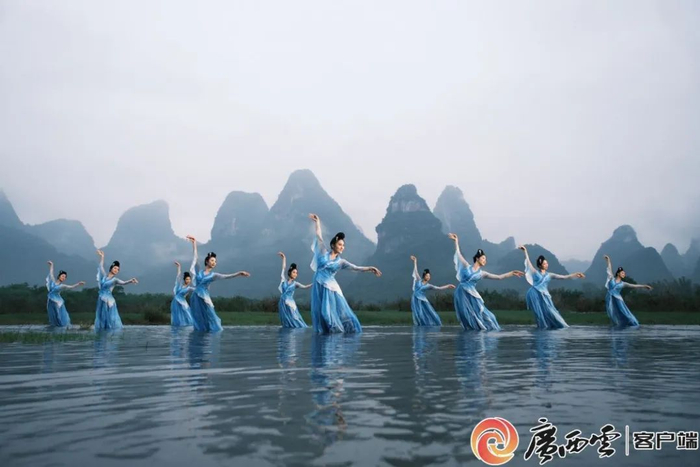资料图片：《“广西三月三·八桂嘉年华”闭幕式暨“大地飞歌·2024”》特别节目，《云水谣·渔歌》篇章剧照。
