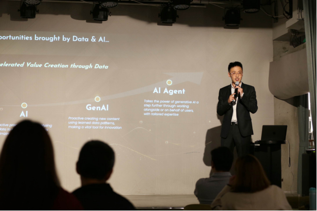 刘允侃现场讲述AI在奢侈品领域的应用 图片来源：主办方供图