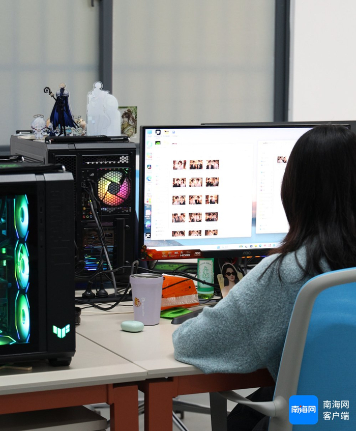 　园区内数字工作者在做内容出海。记者 林鸿羽 摄