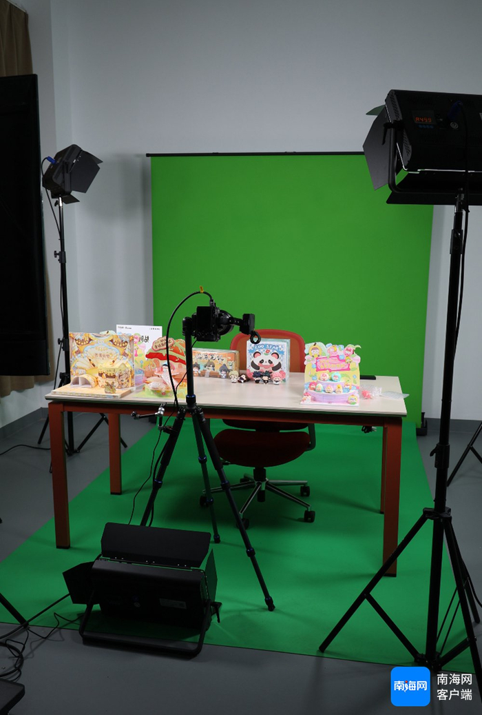 　　园区内直播工作间。记者 林鸿羽 摄