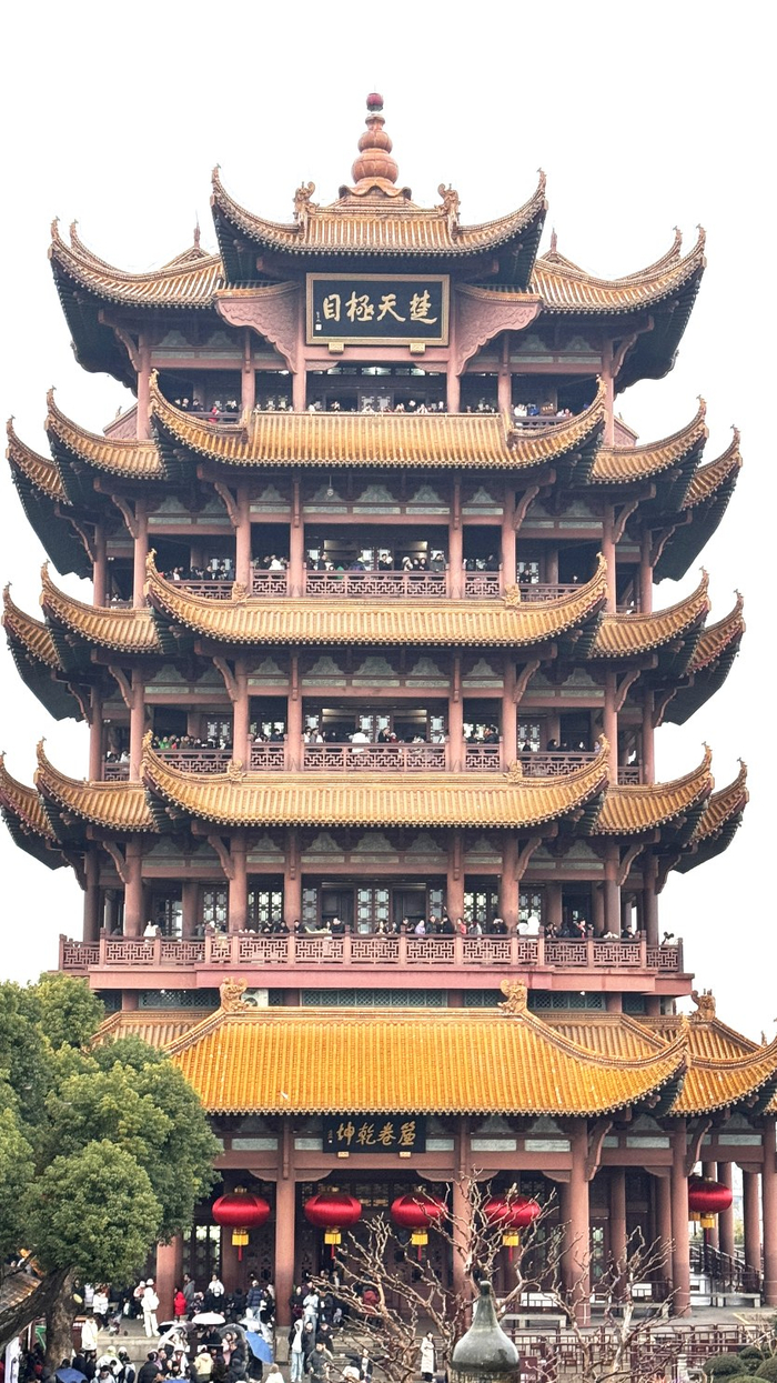 ◀黄鹤楼外景。 本报记者 杨丹丹 摄