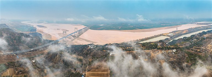 黄河中下游分界线荥阳桃花峪。本报记者 谭勇 摄