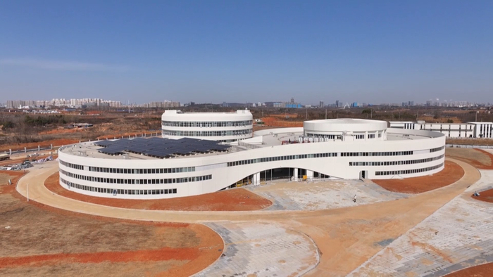 （图：深部岩土工程扰动模拟设施）