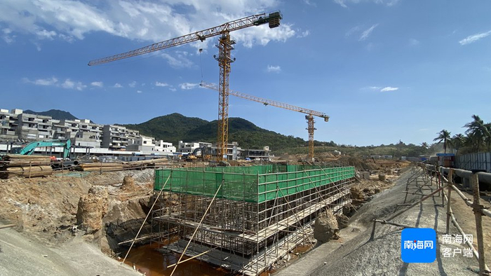 正在建设中的中旅·日月逐浪驿站。吴小静摄