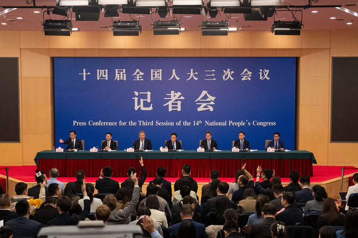 3月6日，北京，十四届全国人大三次会议举行经济主题记者会。 图片来源 视觉中国