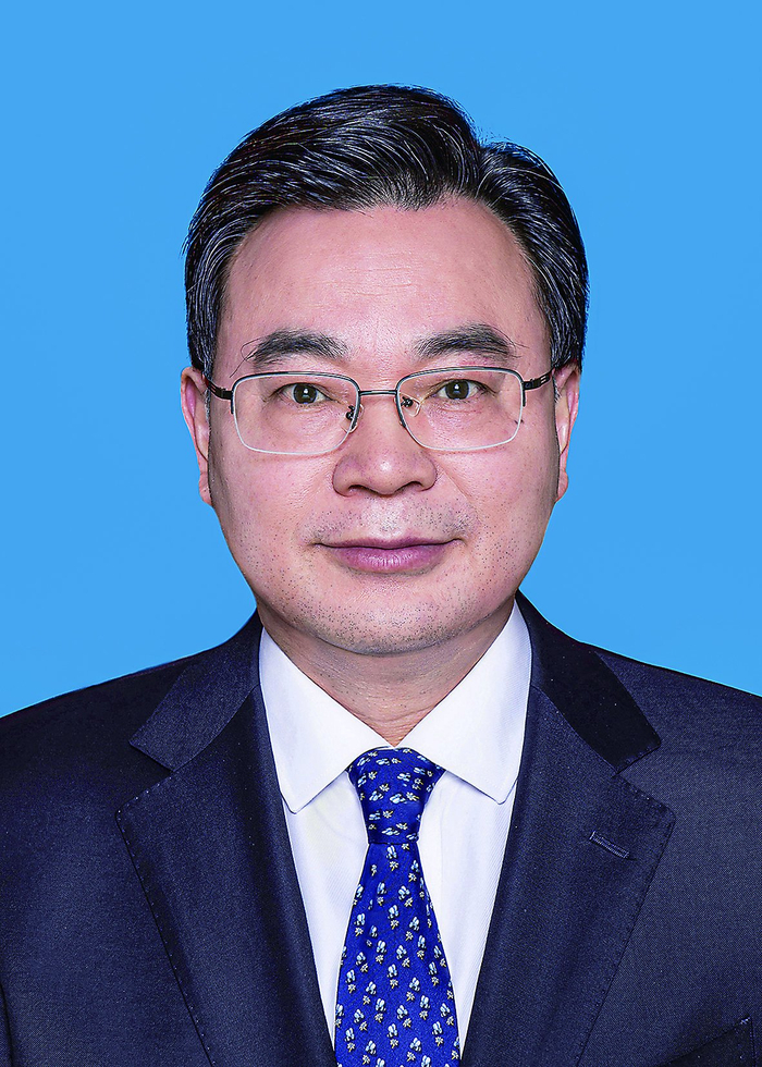   胡昌升（甘肃省委书记、省人大常委会主任）