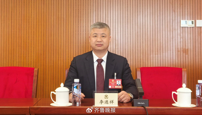 全国政协委员、山东国曜琴岛律师事务所首席合伙人、山东省新的社会阶层人士联谊会会长李连祥