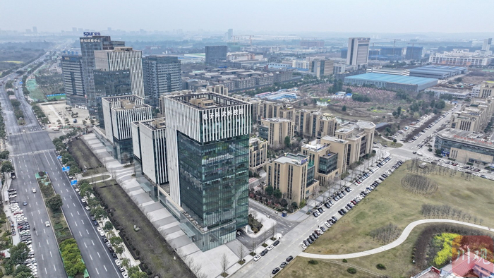 2025年3月10日，俯瞰位于四川省成都市双流区的电子科大科技园（天府园）一栋栋高楼拔地而起。