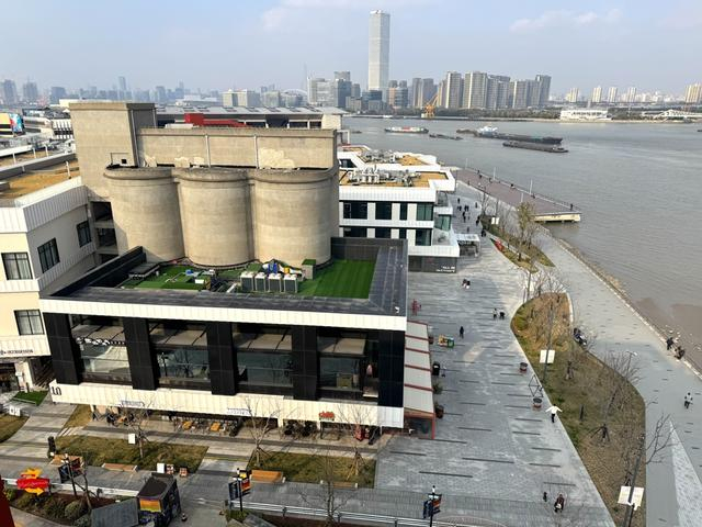 西岸梦中心 舒抒 摄