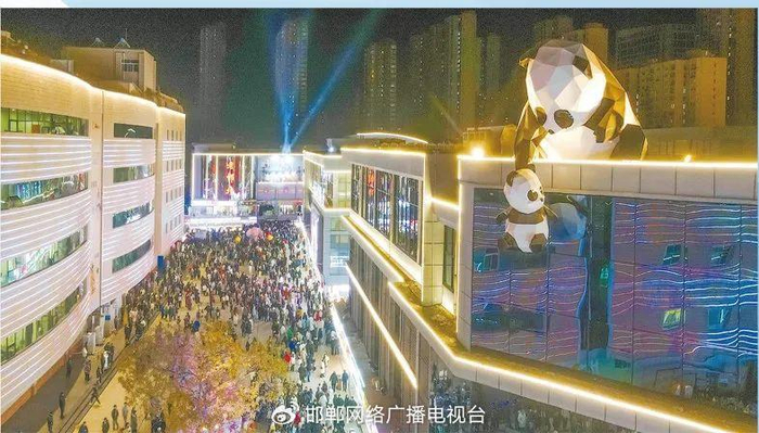 ▲新华街街景。刘佳 摄