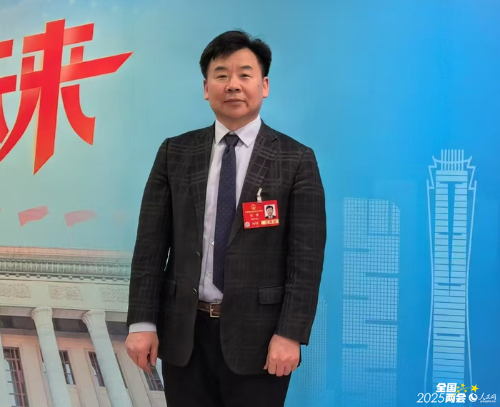 全国人大代表、北京航空航天大学教授张涛。人民网记者 黄盛摄