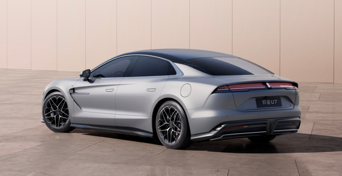 图源：仰望汽车官方