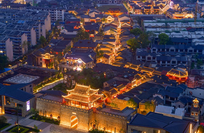 芜湖古城夜景 陈剑 图