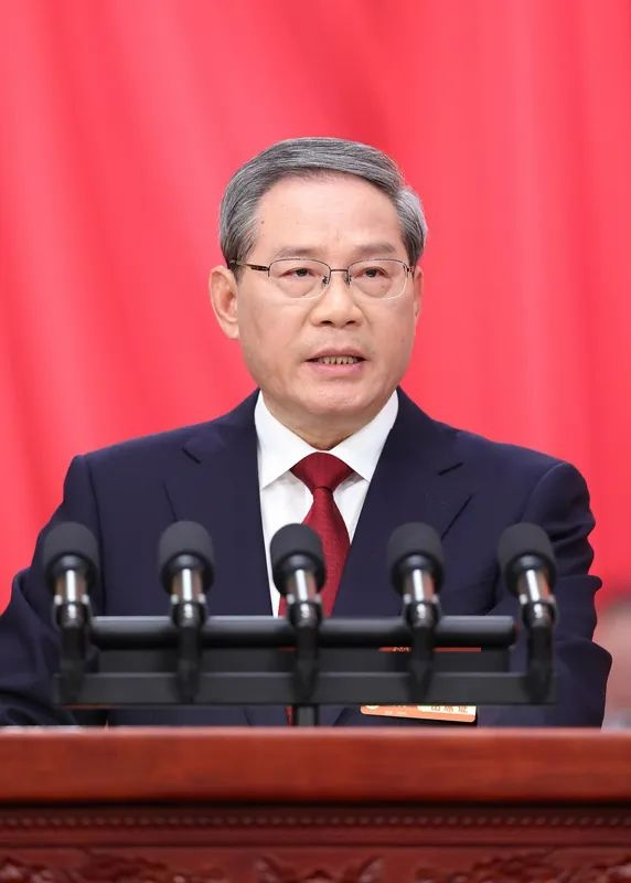 3月5日上午，第十四届全国人民代表大会第三次会议在北京人民大会堂开幕。国务院总理李强作政府工作报告。新华社记者 刘彬 摄