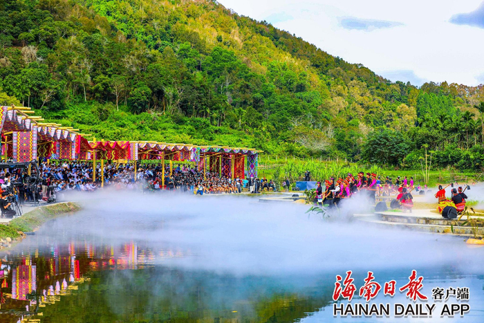 五指山毛纳村。李天平 摄