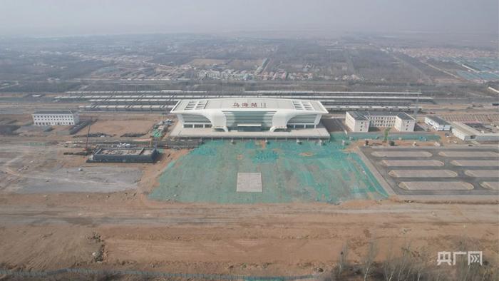 航拍包银高铁项目乌海段工程建设现场（央广网发 乌海市融媒体中心供图）