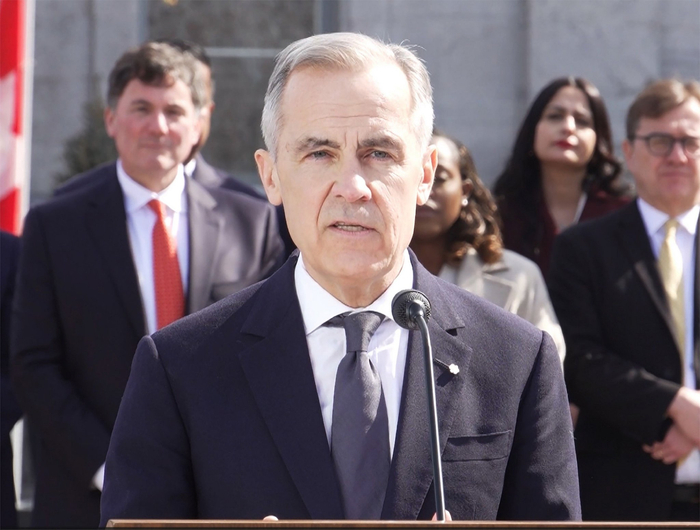 3月14日，在加拿大渥太华，马克·卡尼在宣誓就职仪式后向媒体发表讲话（视频截图）。（新华社发）