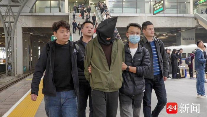 3月1日，犯罪嫌疑人被警方从武汉押解回宁
