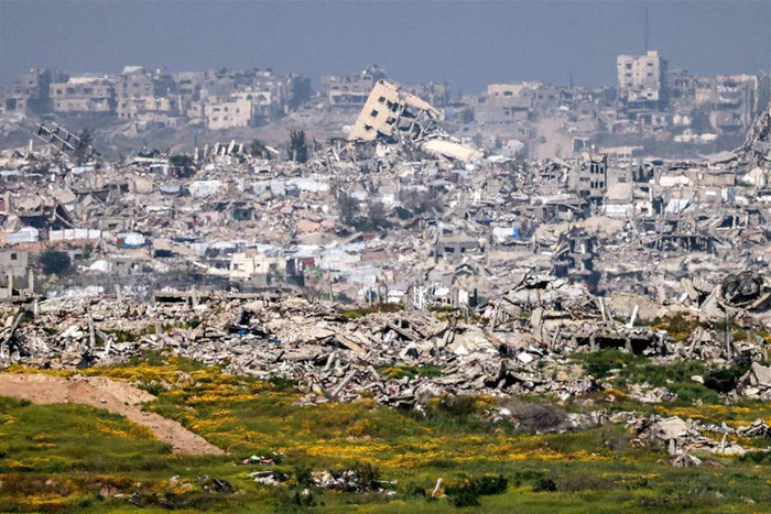 加沙地带遭遇以军空袭（图源：央视新闻）