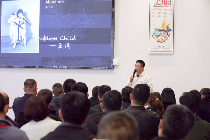 　　小顽童创始人 王闻