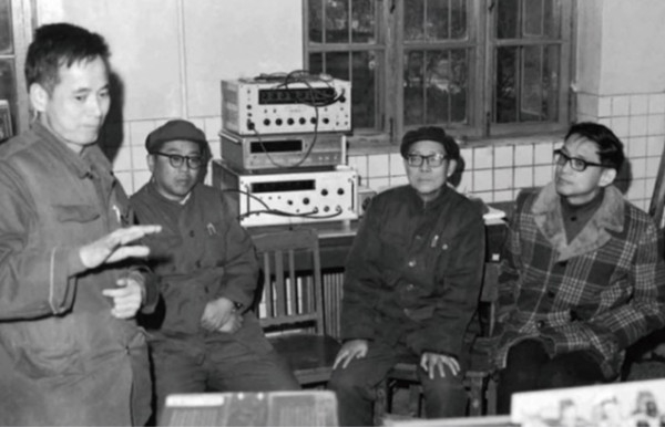 我国第一台核磁共振谱仪诞生 资料图片