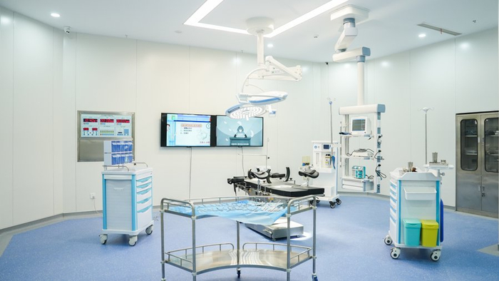 上海国际短视频中心的手术室内景，片场提供