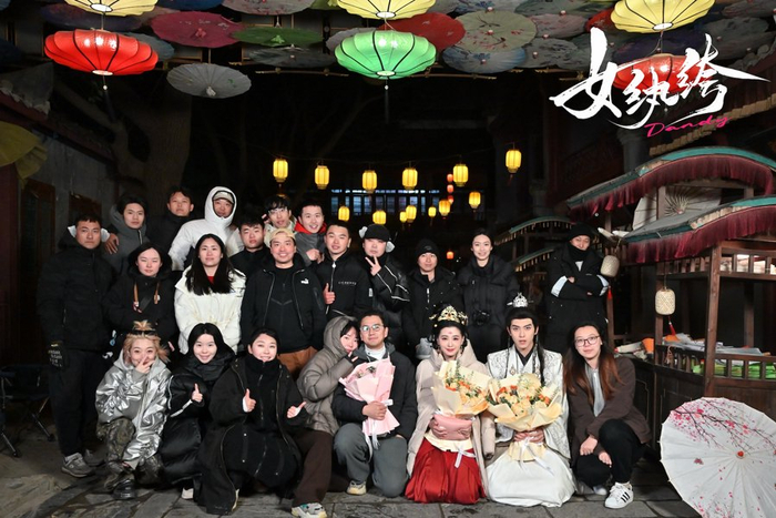 鸣白文化的大多数短剧会选择在上海拍摄，受访者提供