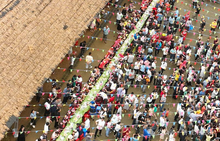 瑶族长桌宴。（资料图）